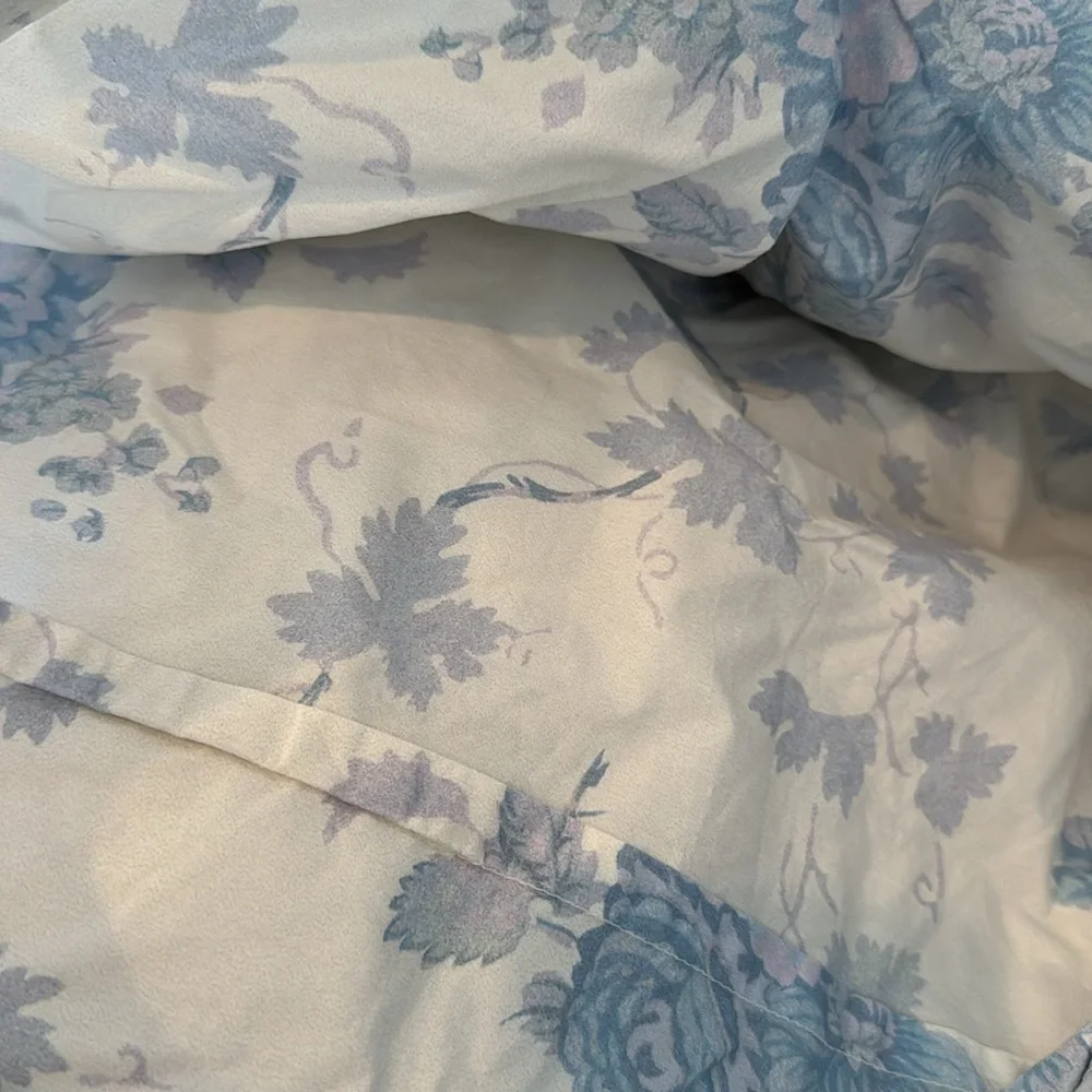 Queen‎ bed duvet cover and matching shams from loveshackfancy